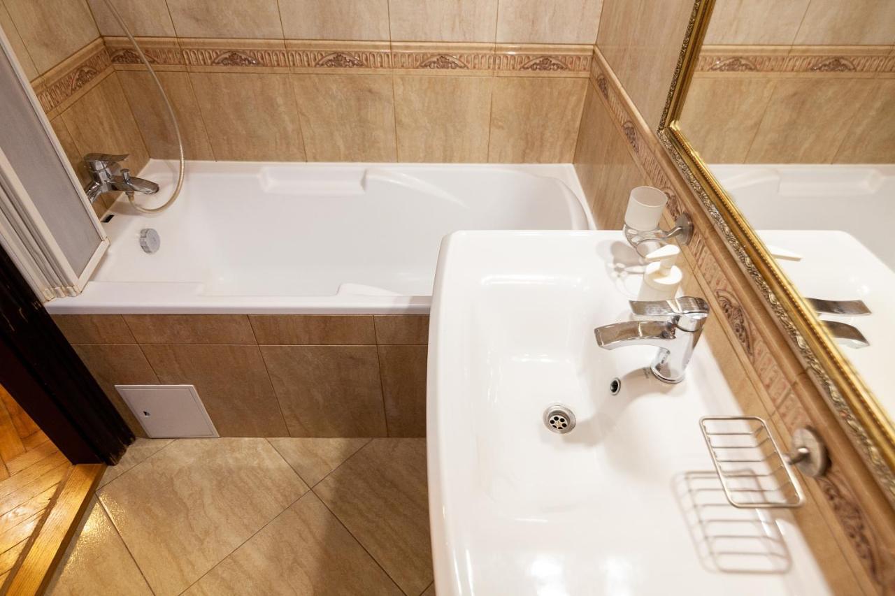 Alfa Apartments Levytskoho Lviv Kültér fotó
